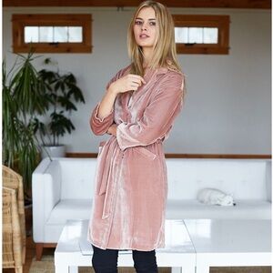 Emerson Fry Womens’s Studio Coat in silk blend velvet size 10 NWOT